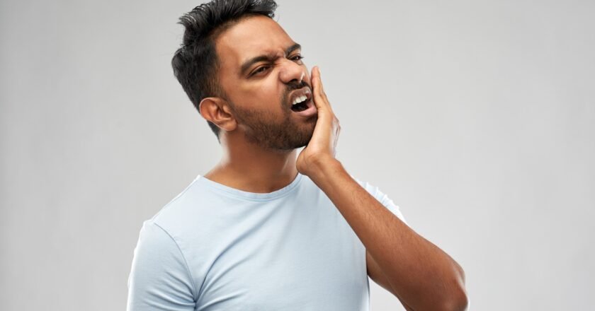 The Top 7 Symptoms that Indicate You Need Emergency Wisdom Tooth Removal